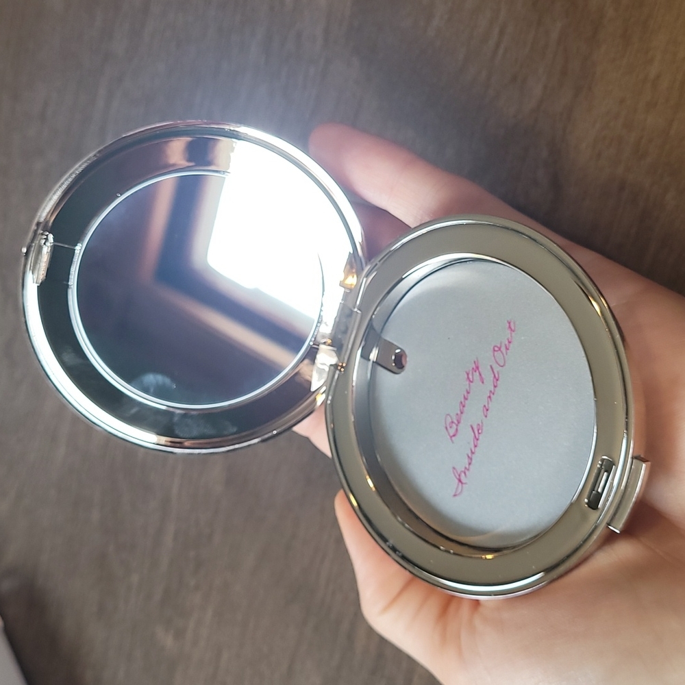 Jane Iredale Refillable Compact Silver